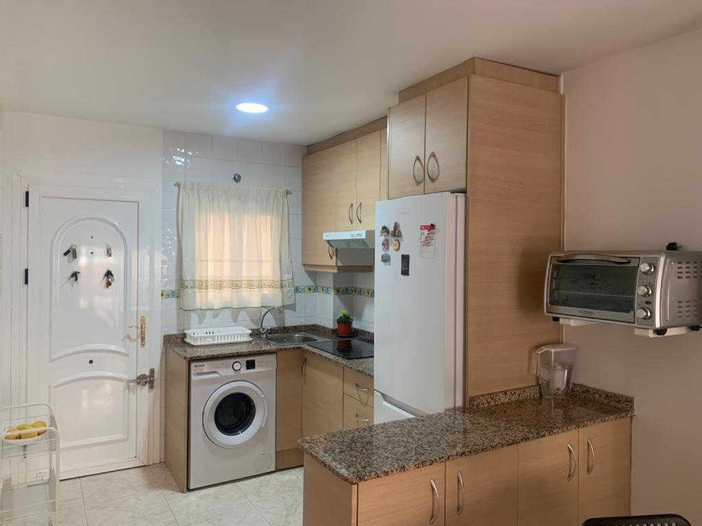 Oasis Apartment: Beachside Comfort in Oropesa del Mar Exterior photo