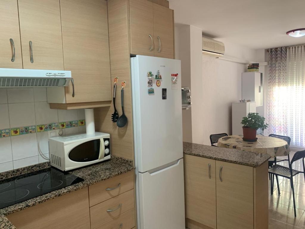 Oasis Apartment: Beachside Comfort in Oropesa del Mar Exterior photo